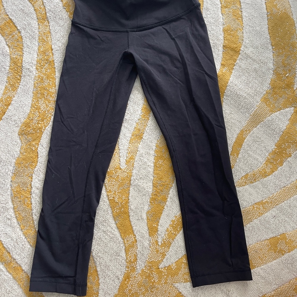 Black Lulu Lemon Wonder Under Leggings